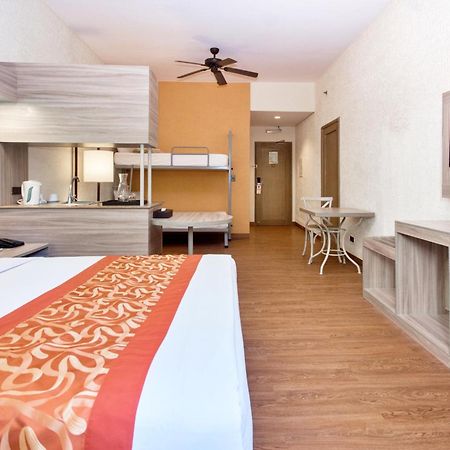 Microtel By Wyndham Boracay Balabag  Eksteriør billede