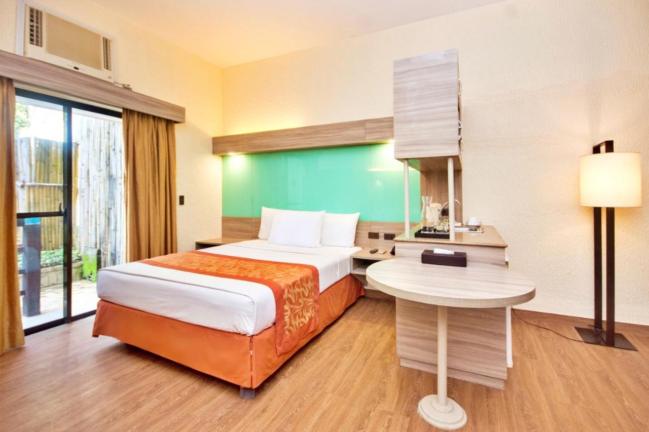 Microtel By Wyndham Boracay Balabag  Eksteriør billede