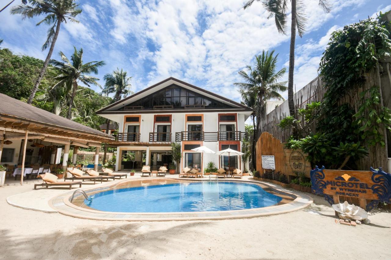 Microtel By Wyndham Boracay Balabag  Eksteriør billede