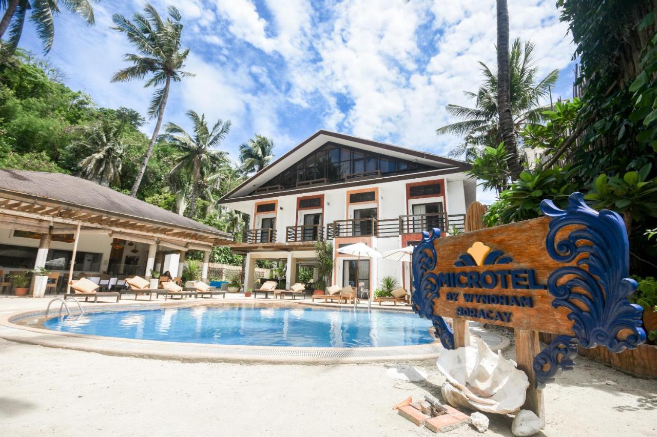 Microtel By Wyndham Boracay Balabag  Eksteriør billede