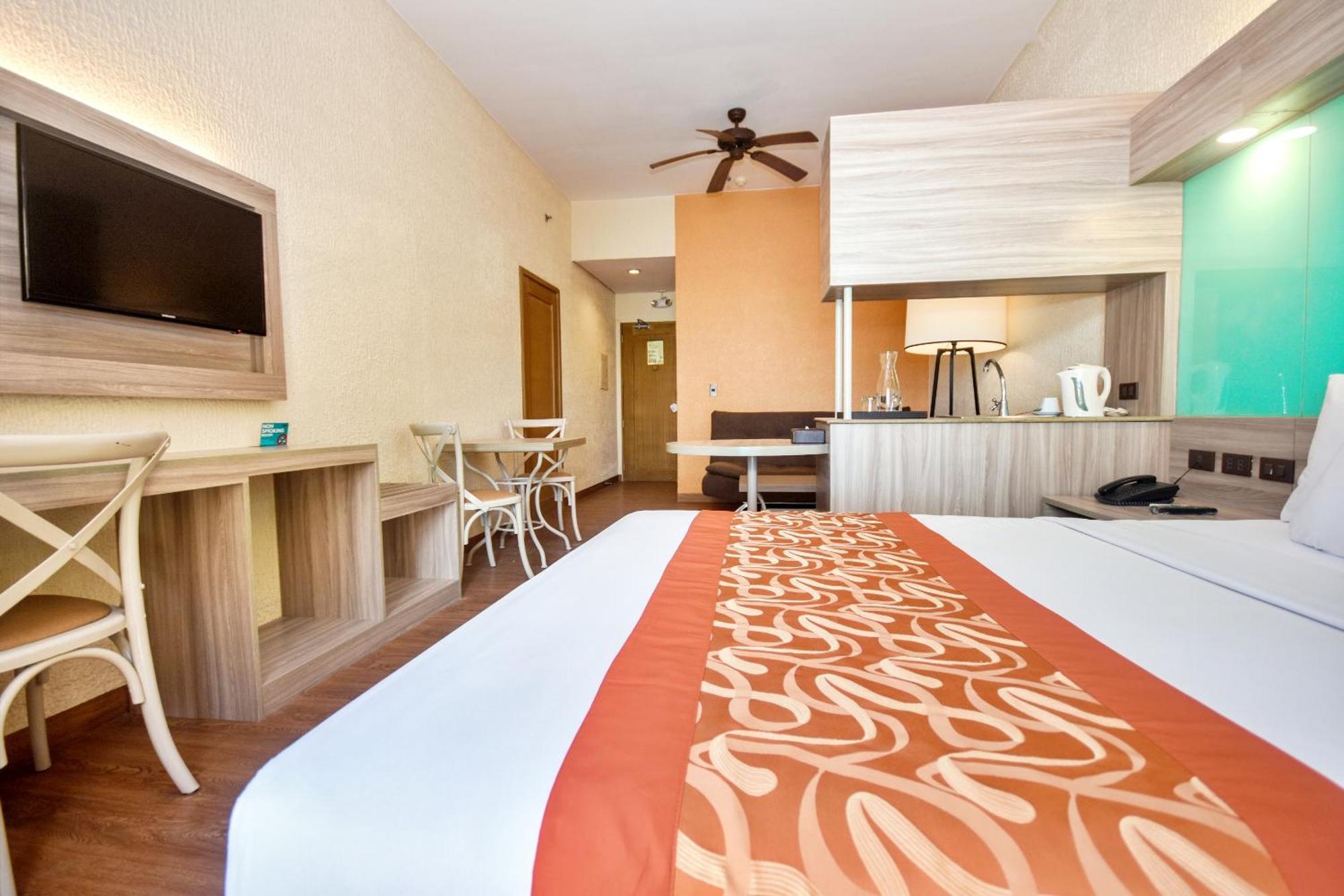 Microtel By Wyndham Boracay Balabag  Eksteriør billede