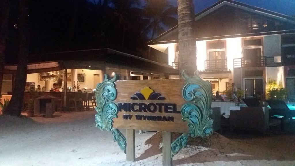 Microtel By Wyndham Boracay Balabag  Eksteriør billede