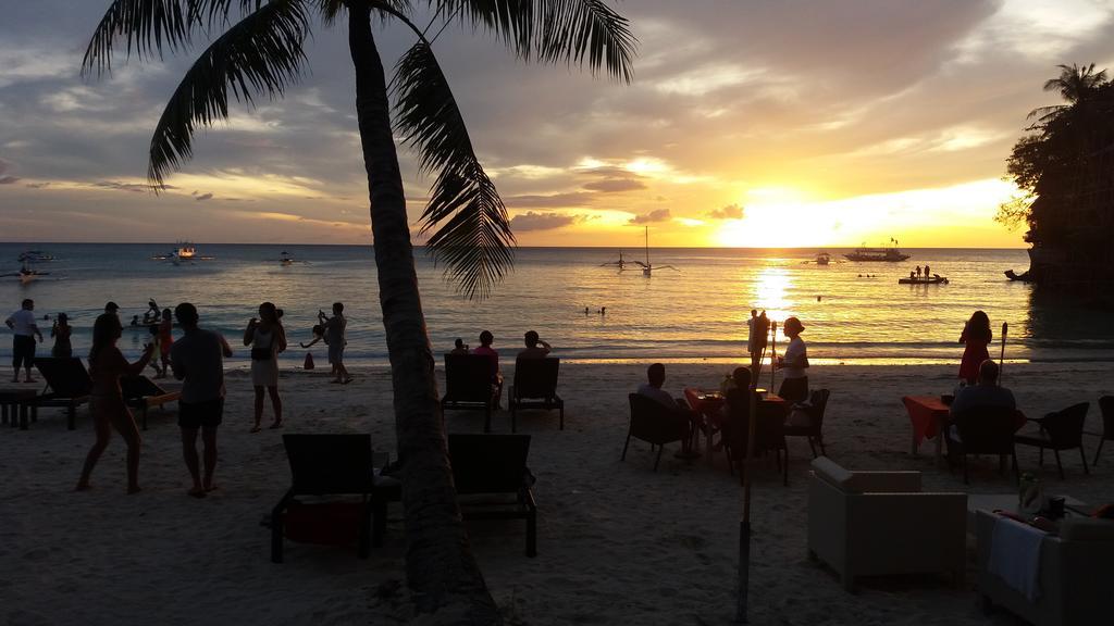 Microtel By Wyndham Boracay Balabag  Eksteriør billede