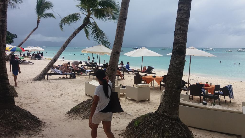 Microtel By Wyndham Boracay Balabag  Eksteriør billede