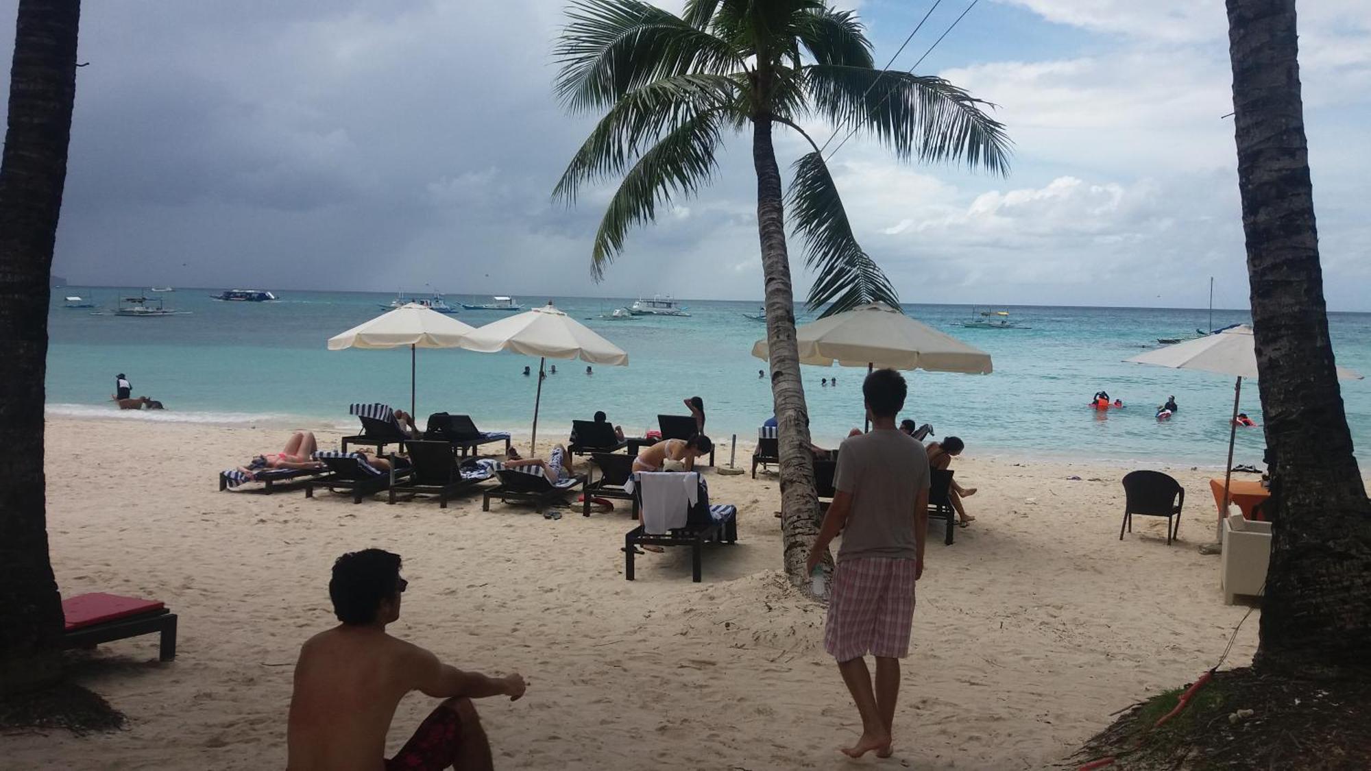 Microtel By Wyndham Boracay Balabag  Eksteriør billede
